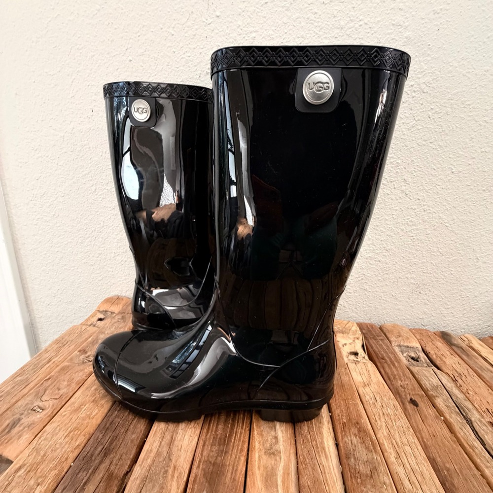 UGG Shaye Rain Boots Size 11 Black Glossy Waterproof Tall Rubber Boots 1012350